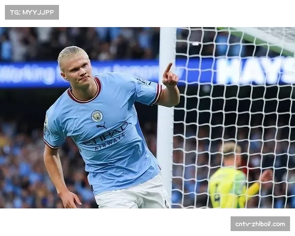 哈兰德破门后指向天空：曼城卫冕路上的关键一击